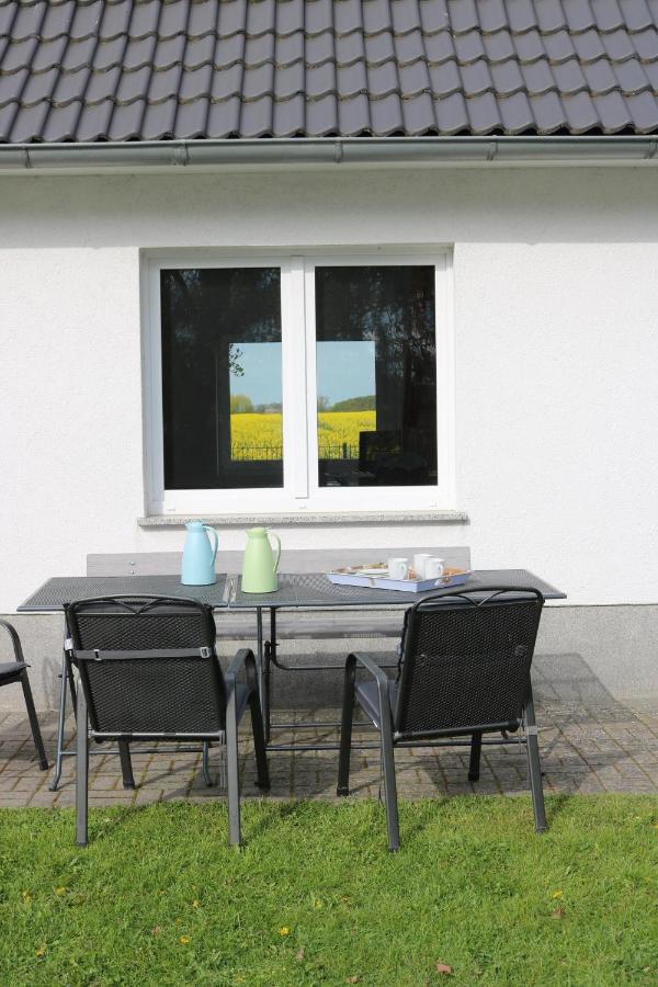 Kleines Haus Am Feld Villa Rehna Eksteriør bilde